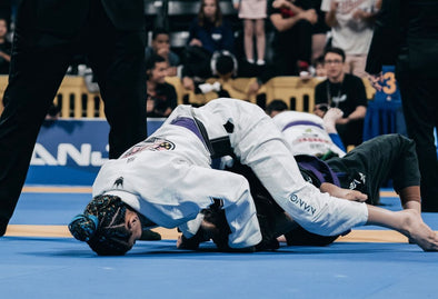 BJJ Basics – Mastering the Mount 