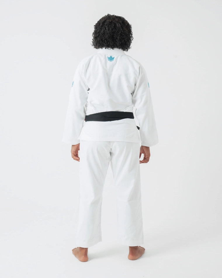The ONE Womens Jiu Jitsu Gi - Blanc/Bleu Ciel - Ceinture Blanche GRATUITE