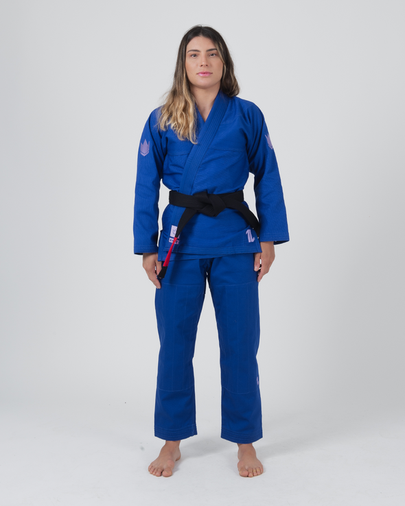 The ONE Womens Jiu Jitsu Gi - Bleu/Lavande - Ceinture blanche GRATUITE